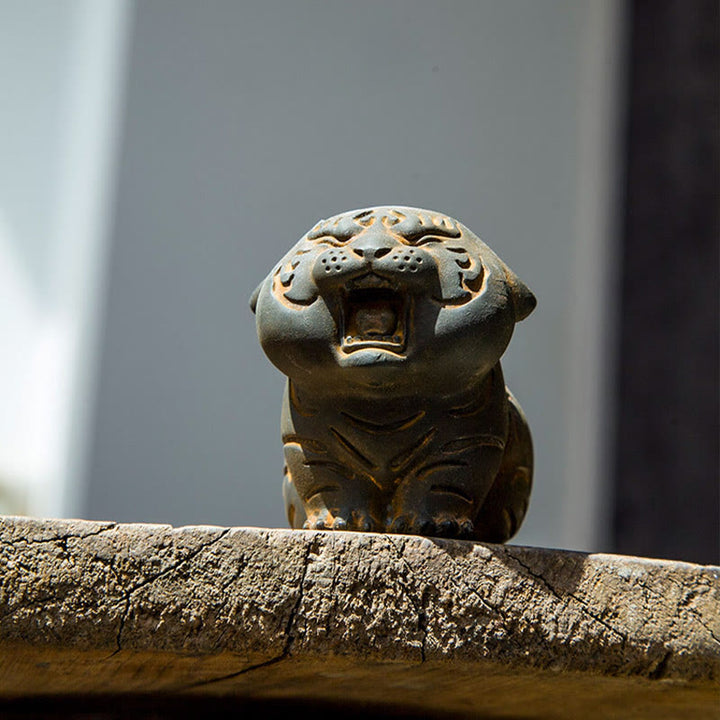 Buddha Stones Mini Cute Tiger Iron Powder Rust Cast Resin Statue Home Decoration - image 2