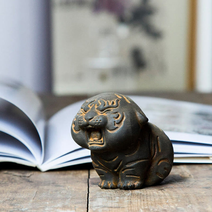 Buddha Stones Mini Cute Tiger Iron Powder Rust Cast Resin Statue Home Decoration