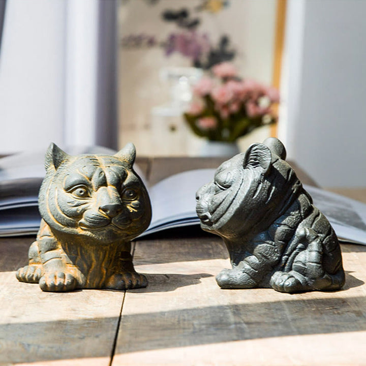 Buddha Stones Handmade Small Lovely Tiger Iron Powder Rust Cast Resin Statue Home Decoration