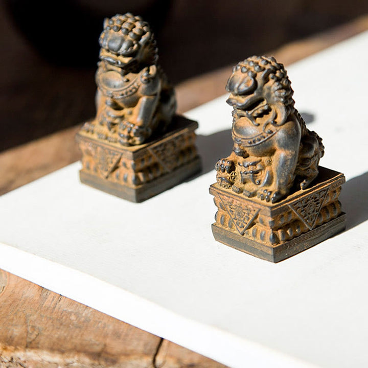 Buddha Stones Handmade Lion Fu Foo Dogs Iron Powder Rust Cast Resin Statue Ward Off Evil Protection Home Decoration