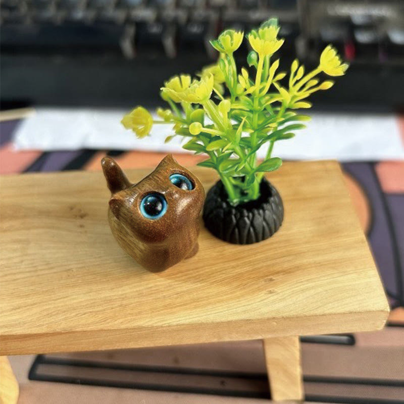 Buddha Stones Green Sandalwood Ebony Wood Sandalwood Small Leaf Red Sandalwood Mini Lucky Cat Peace Decoration - Green Sandalwood Blue Eyes - image 3