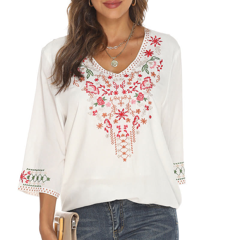 Buddha Stones Summer Embroidery Flower Simple Design Three Quarter Sleeve V-neck Cotton Women's T-Shirt