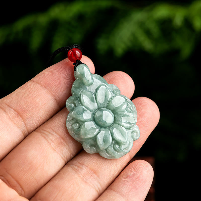 Buddha Stones Natural Jade Kalanchoe blossfeldiana Flower Pattern Luck Necklace Pendant