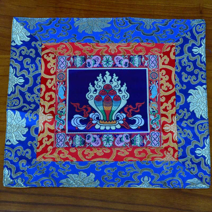 Prayer Altar Mat Meditation Strength Endless Knot Vajra Man-Bcu Kalachakra Auspicious Symbols