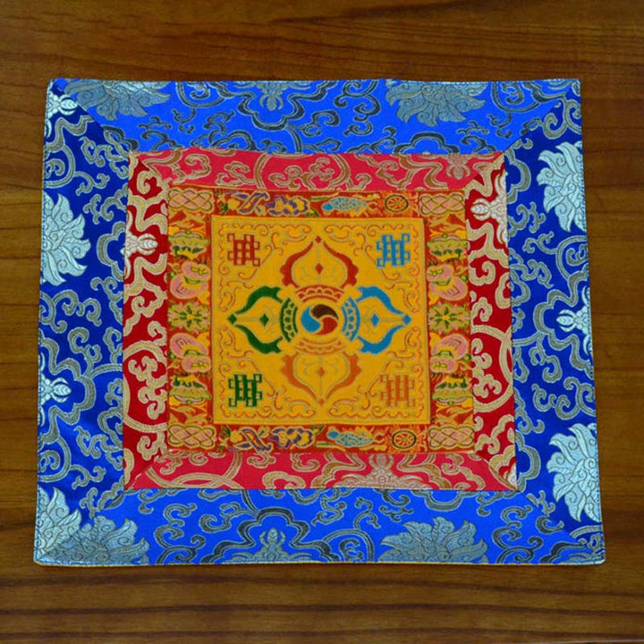 Prayer Altar Mat Meditation Strength Endless Knot Vajra Man-Bcu Kalachakra Auspicious Symbols