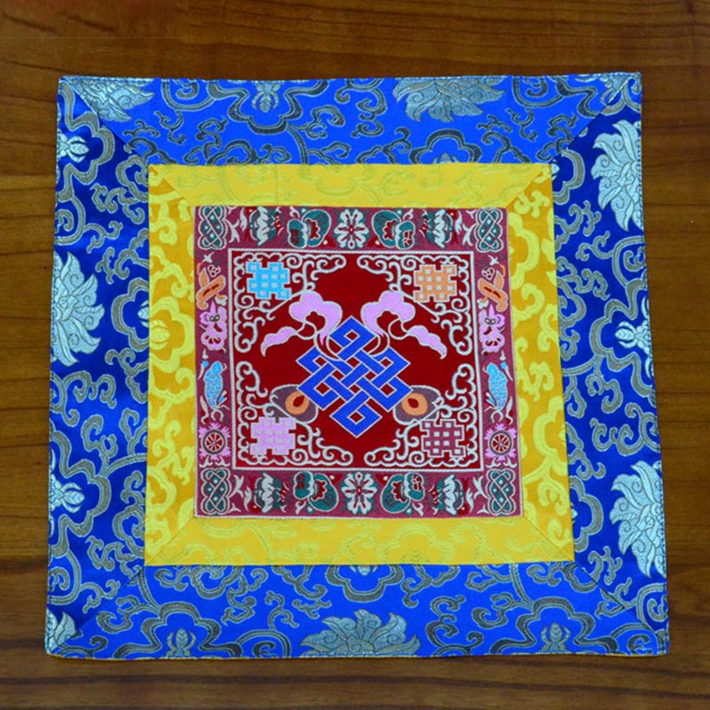 Prayer Altar Mat Meditation Strength Endless Knot Vajra Man-Bcu Kalachakra Auspicious Symbols