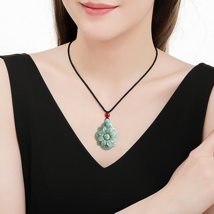 Buddha Stones Natural Jade Kalanchoe blossfeldiana Flower Pattern Luck Necklace Pendant